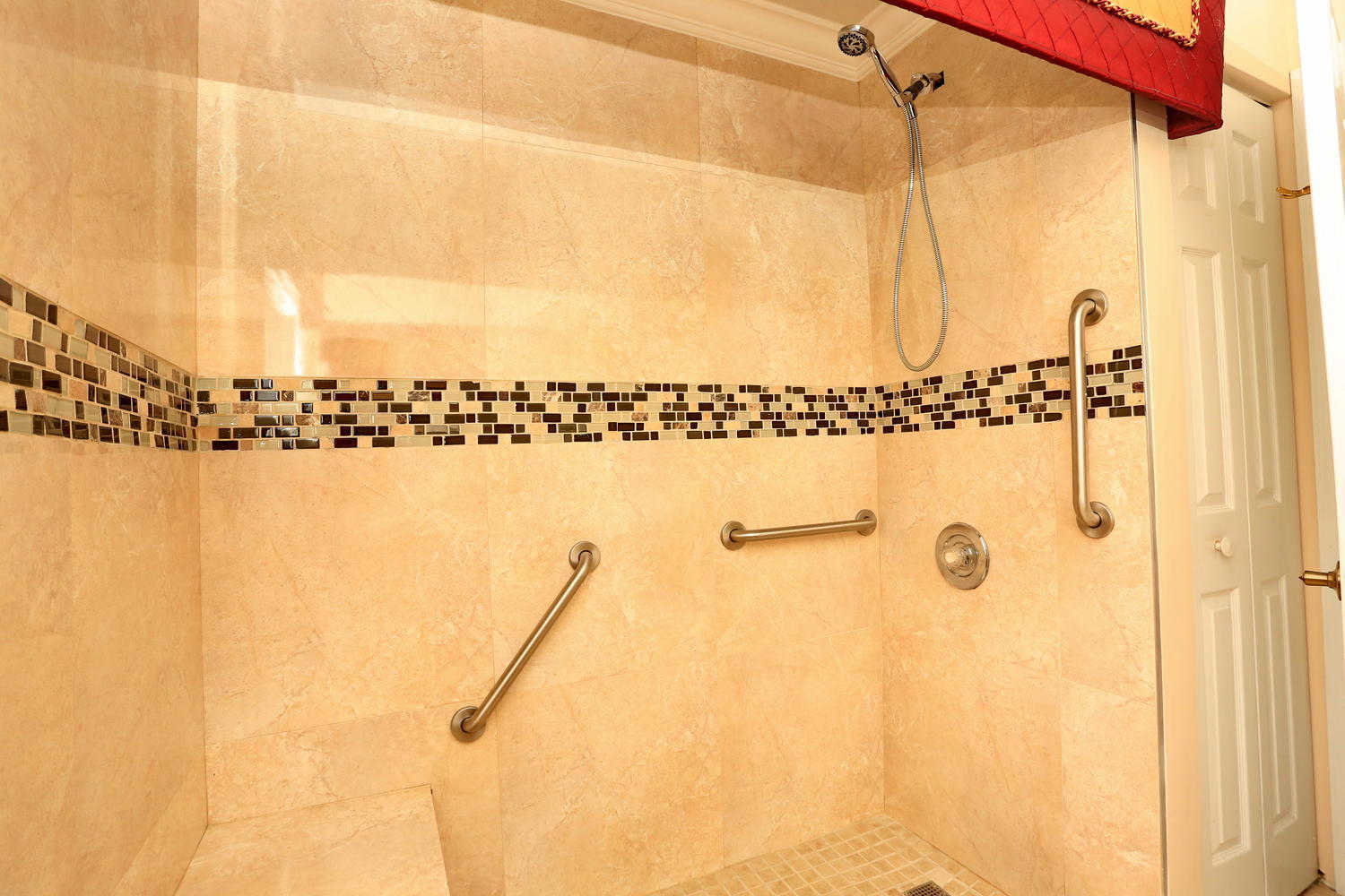 9289 Water Course Way Boynton Beach, FL 33437 - Photo 34 of 48 034-20-Guest Shower