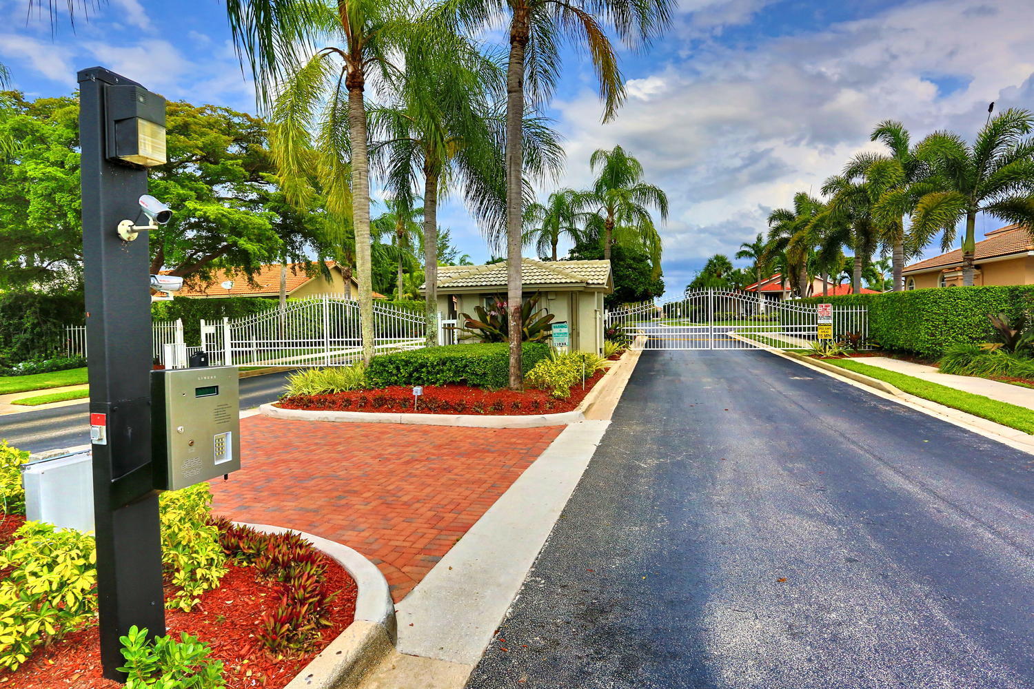 9289 Water Course Way Boynton Beach, FL 33437 - Photo 4 of 48 003-6-Gated Community