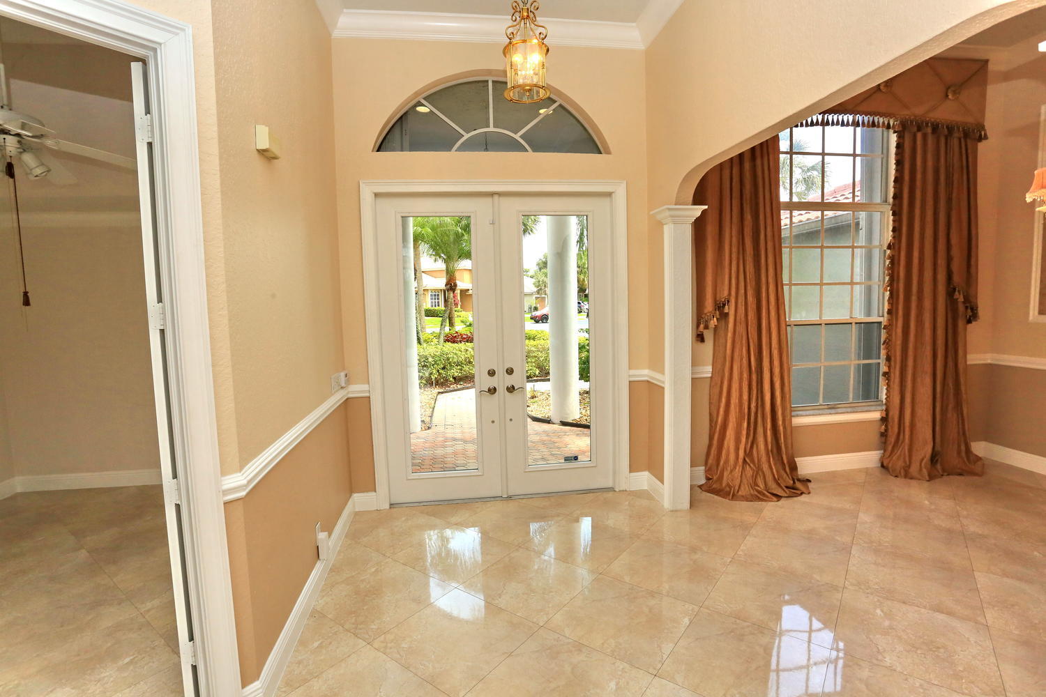9289 Water Course Way Boynton Beach, FL 33437 - Photo 10 of 48 009-30-Foyer