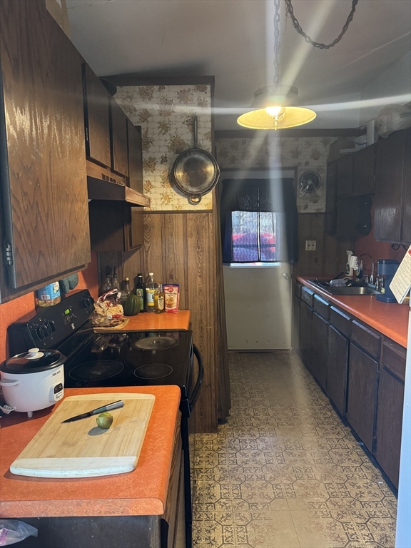 70 Dupuis Road Holyoke, MA 01040 - Photo 5 of 17