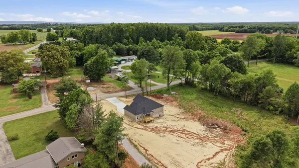 $385,000 | 62 Aedc Lakeview Road, Estill Springs, TN 37330