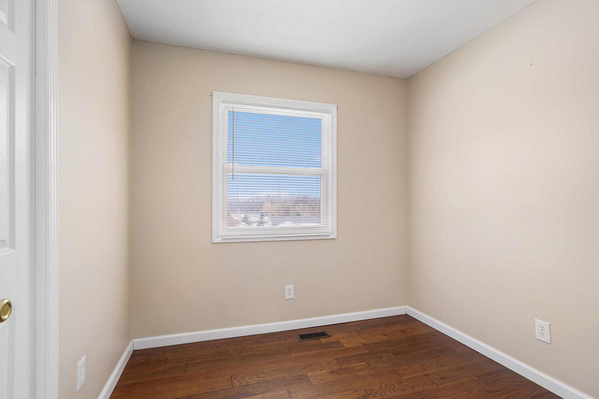 34 South New Moon Terrace Springfield, MI 49037 - Photo 11 of 17 bedroom 3
