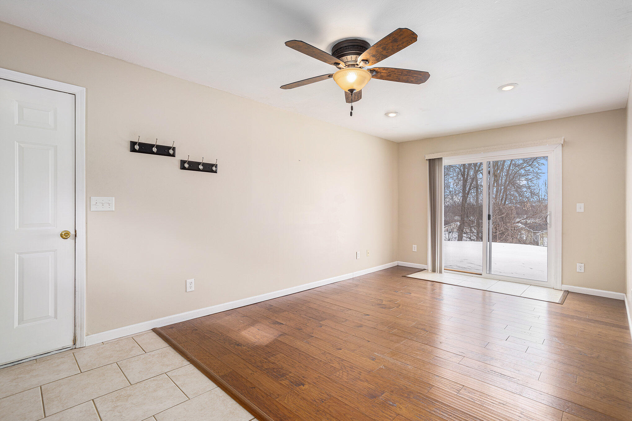 34 South New Moon Terrace Springfield, MI 49037 - Photo 8 of 17 family room