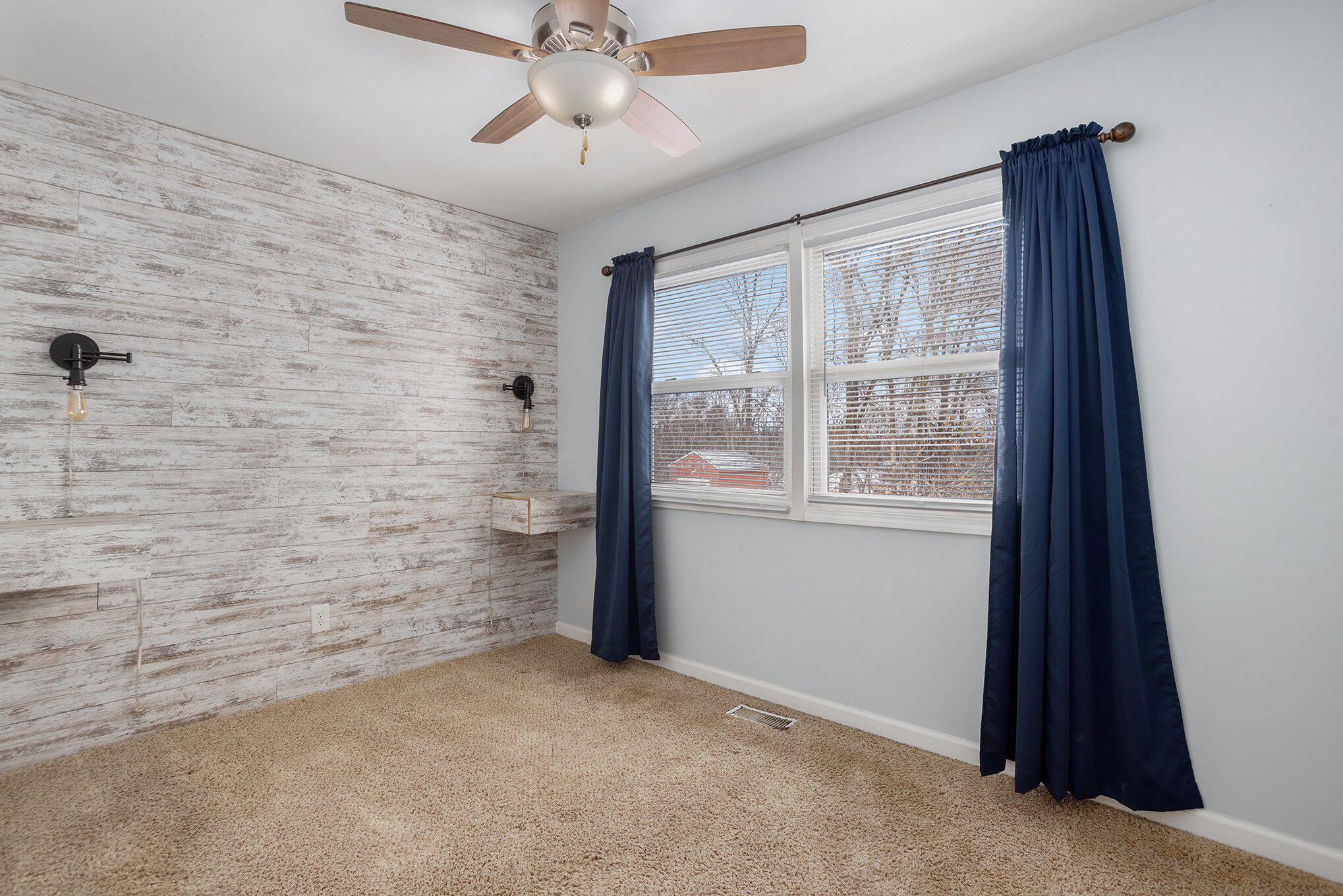 34 South New Moon Terrace Springfield, MI 49037 - Photo 9 of 17 primary bedroom