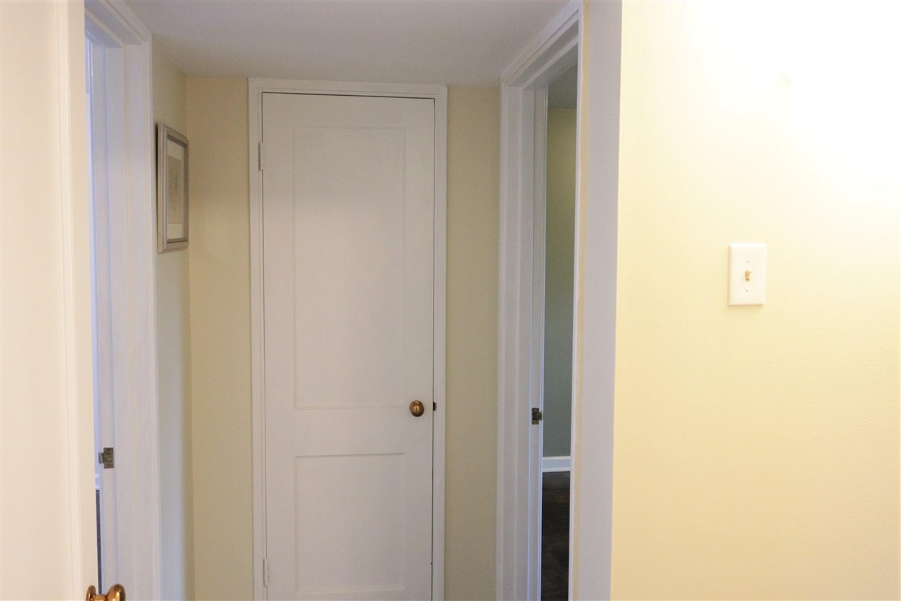 2985 Walnut Grove Road, Unit 2 Memphis, TN 38111 - Photo 13 of 20 Gallery Image 13