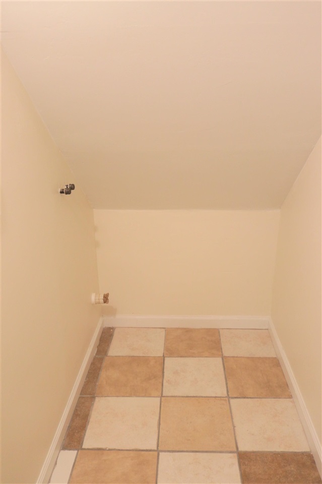 2985 Walnut Grove Road, Unit 2 Memphis, TN 38111 - Photo 18 of 20 Gallery Image 18