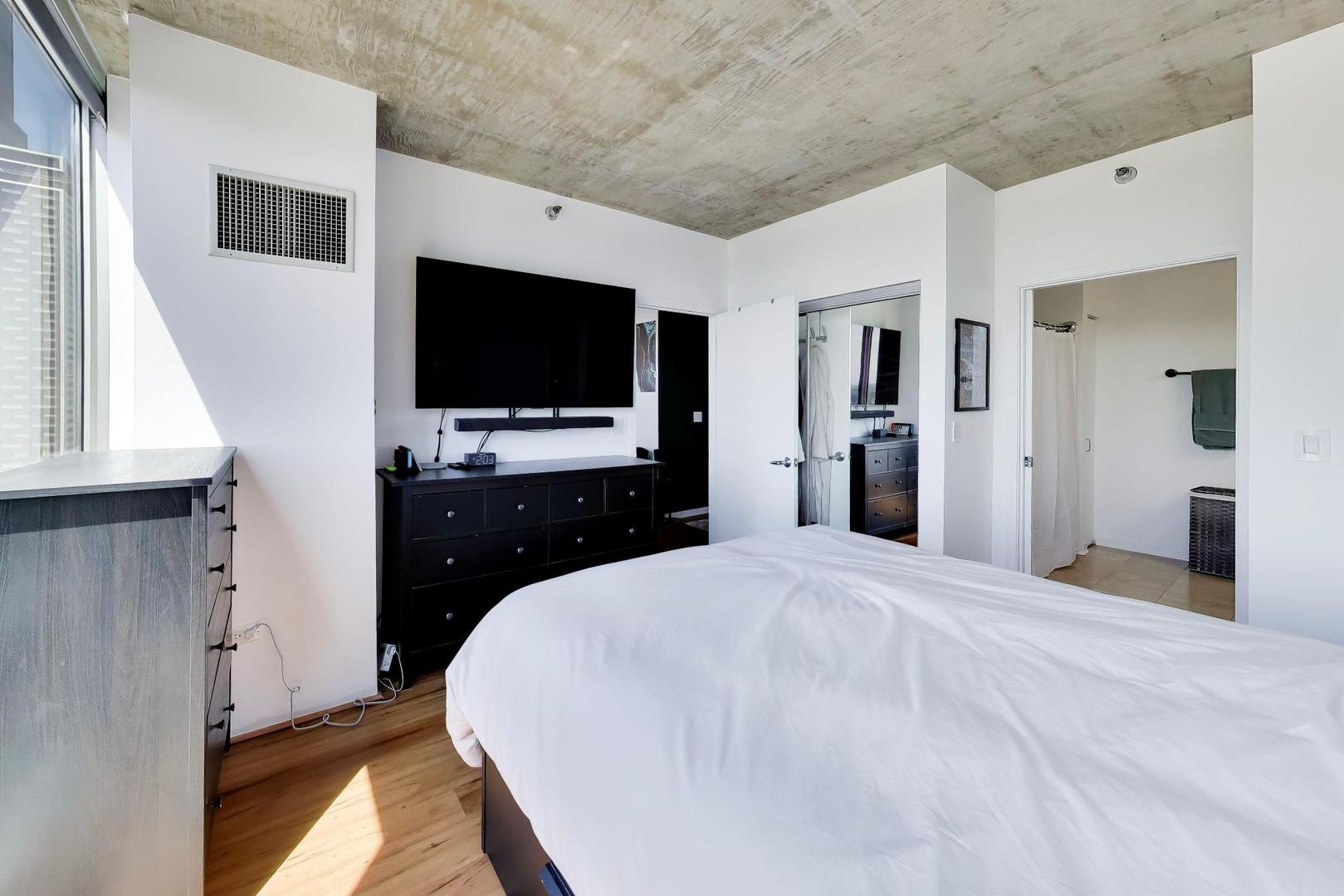 611 South Wells Street, Unit 2204 Chicago, IL 60607 - Photo 20 of 33