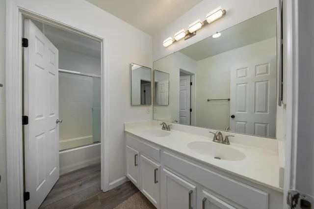 $679,000 | 272 Olivine Avenue, Lathrop, CA 95330