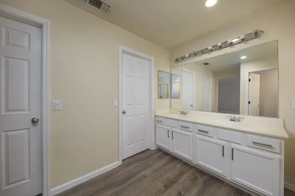 $679,000 | 272 Olivine Avenue, Lathrop, CA 95330