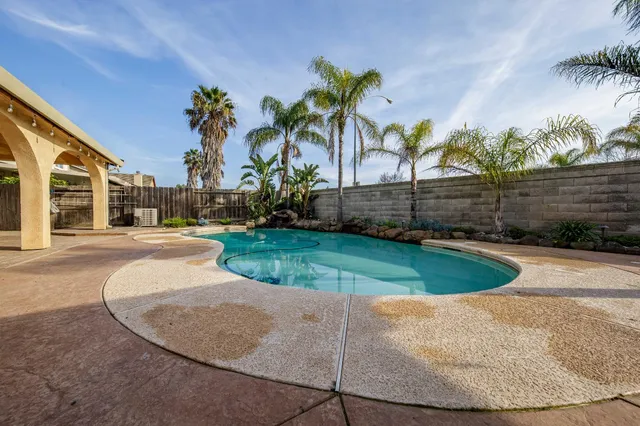 $679,000 | 272 Olivine Avenue, Lathrop, CA 95330