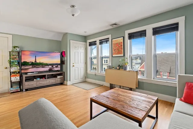 $479,900 | 29 Ocean Avenue, Unit 4, Salem, MA 01970