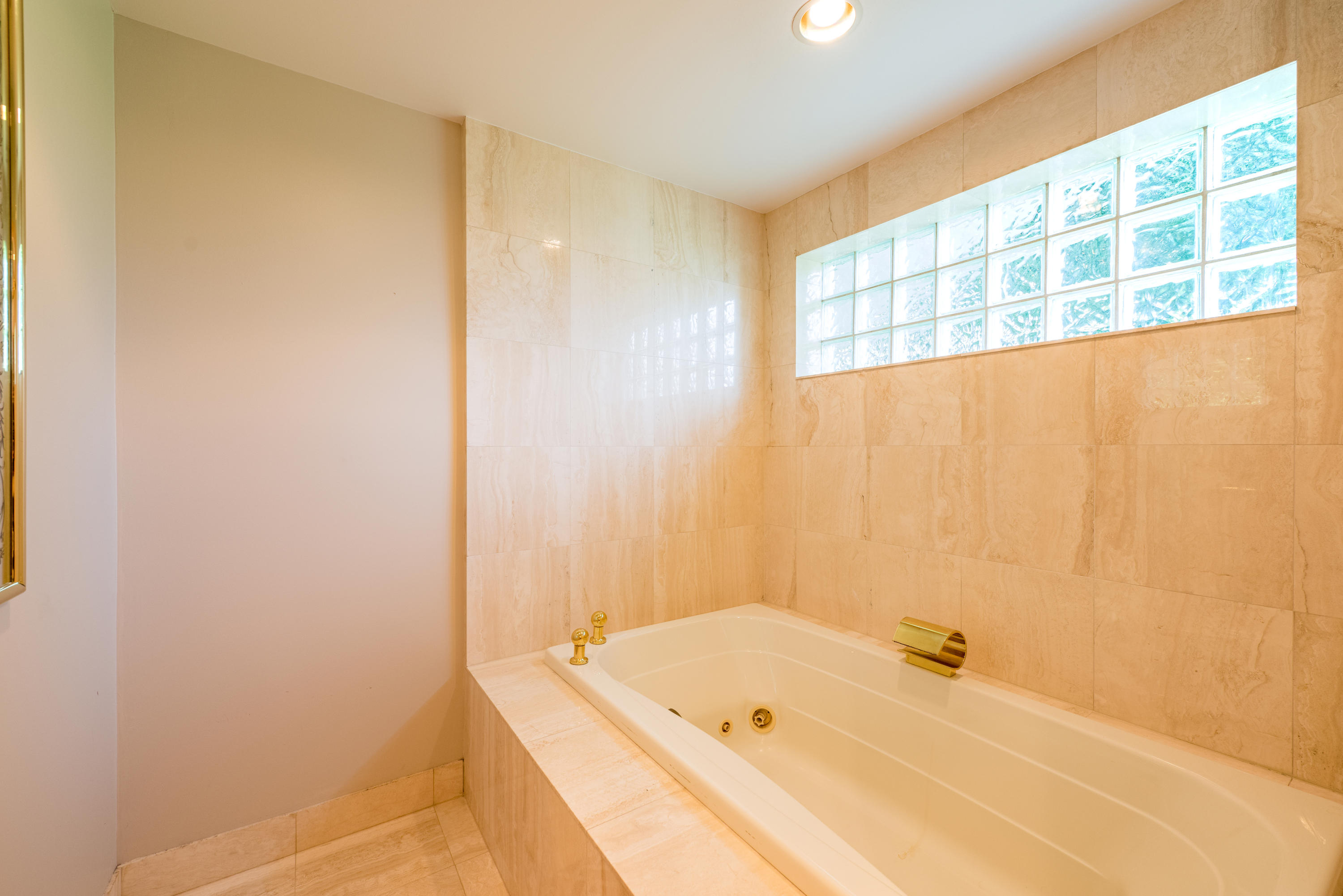 268 Northwest 64th Street Boca Raton, FL 33487 - Photo 29 of 40 Master-Bath