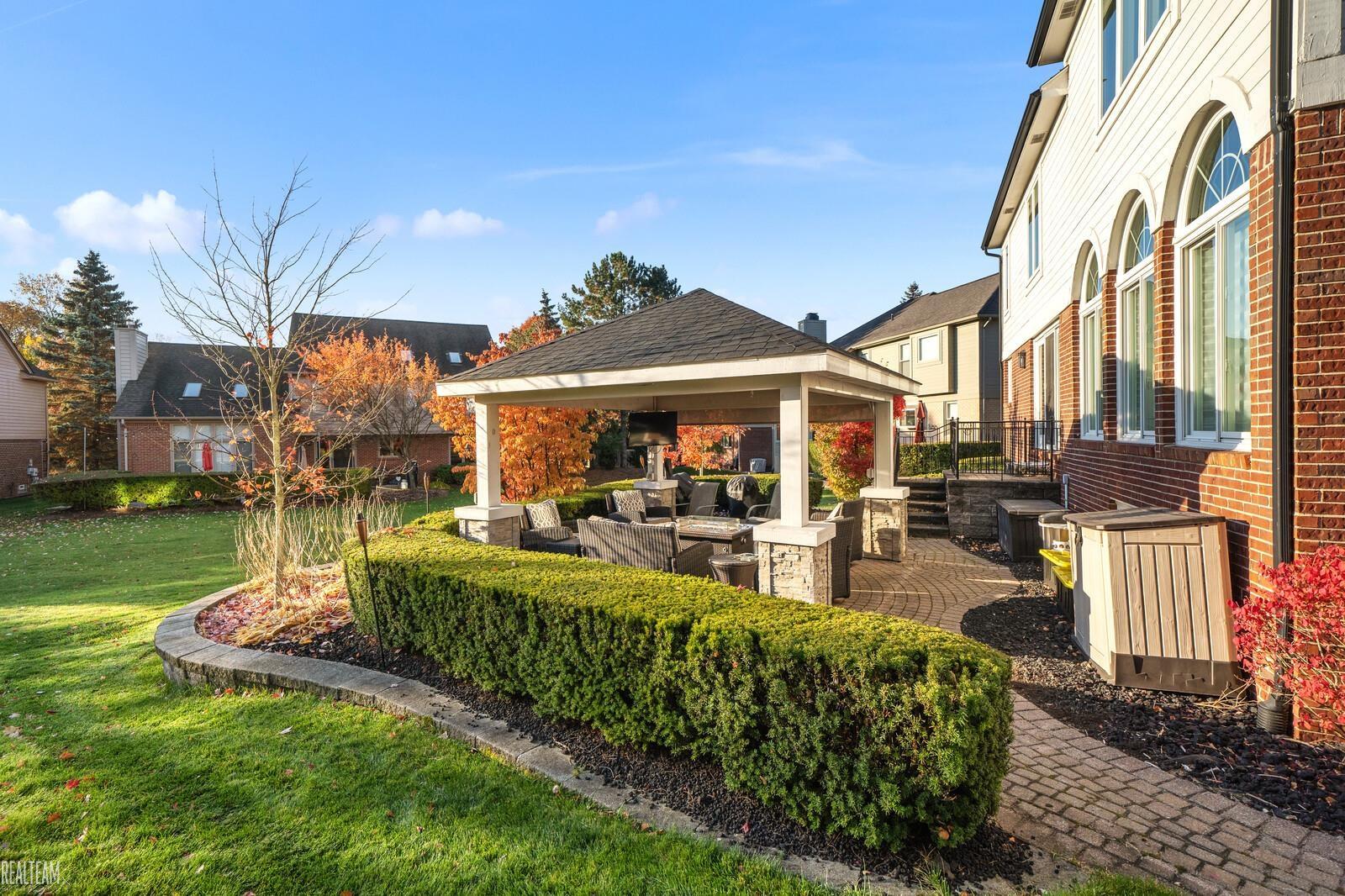 1028 Bloomview Circle Rochester, MI 48307 - Photo 39 of 44 50094250-38.JPG