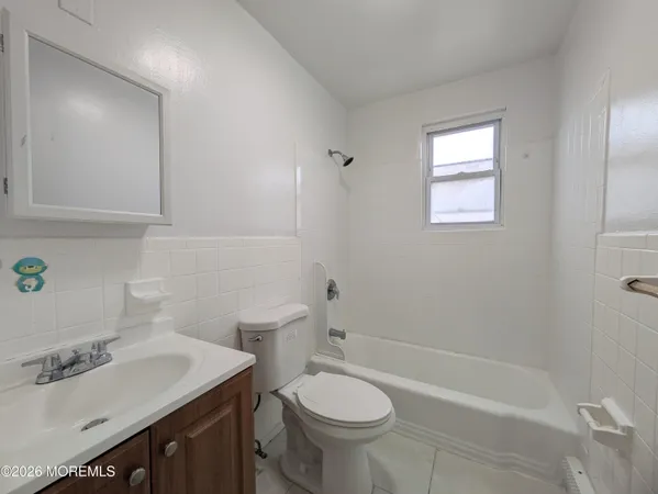 $1,950 | 135 Rockwell Avenue, Long Branch, NJ 07740