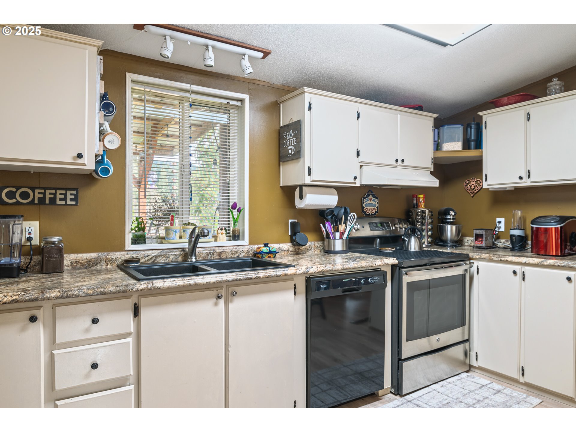 108 Mets Road Castle Rock, WA 98611 - Photo 8 of 30