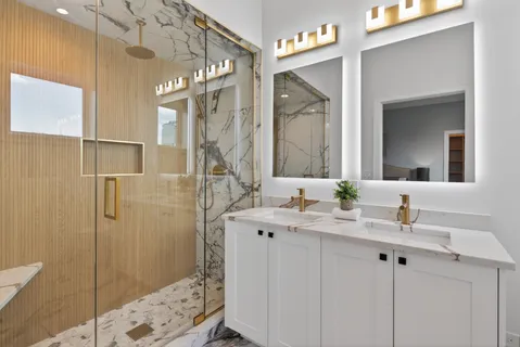 $999,000 | 1347 West Grand Avenue, Unit 3S, Chicago, IL 60642