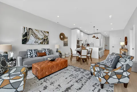 $999,000 | 1347 West Grand Avenue, Unit 3S, Chicago, IL 60642