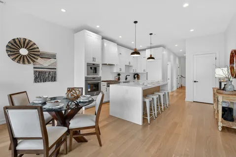 $999,000 | 1347 West Grand Avenue, Unit 3S, Chicago, IL 60642