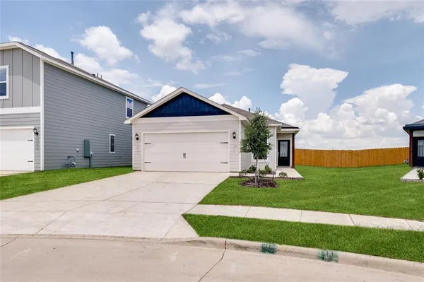 $269,900 | 2059 Braveheart Drive, Crandall, TX 75114