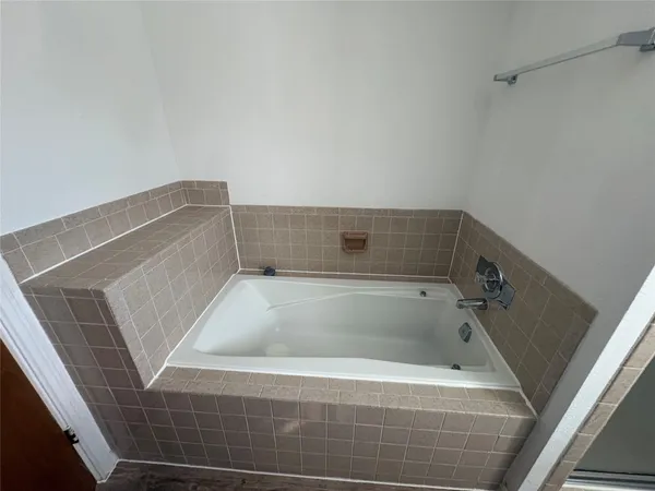 $2,150 | 9201 Simmons Road, Unit 119, Austin, TX 78759