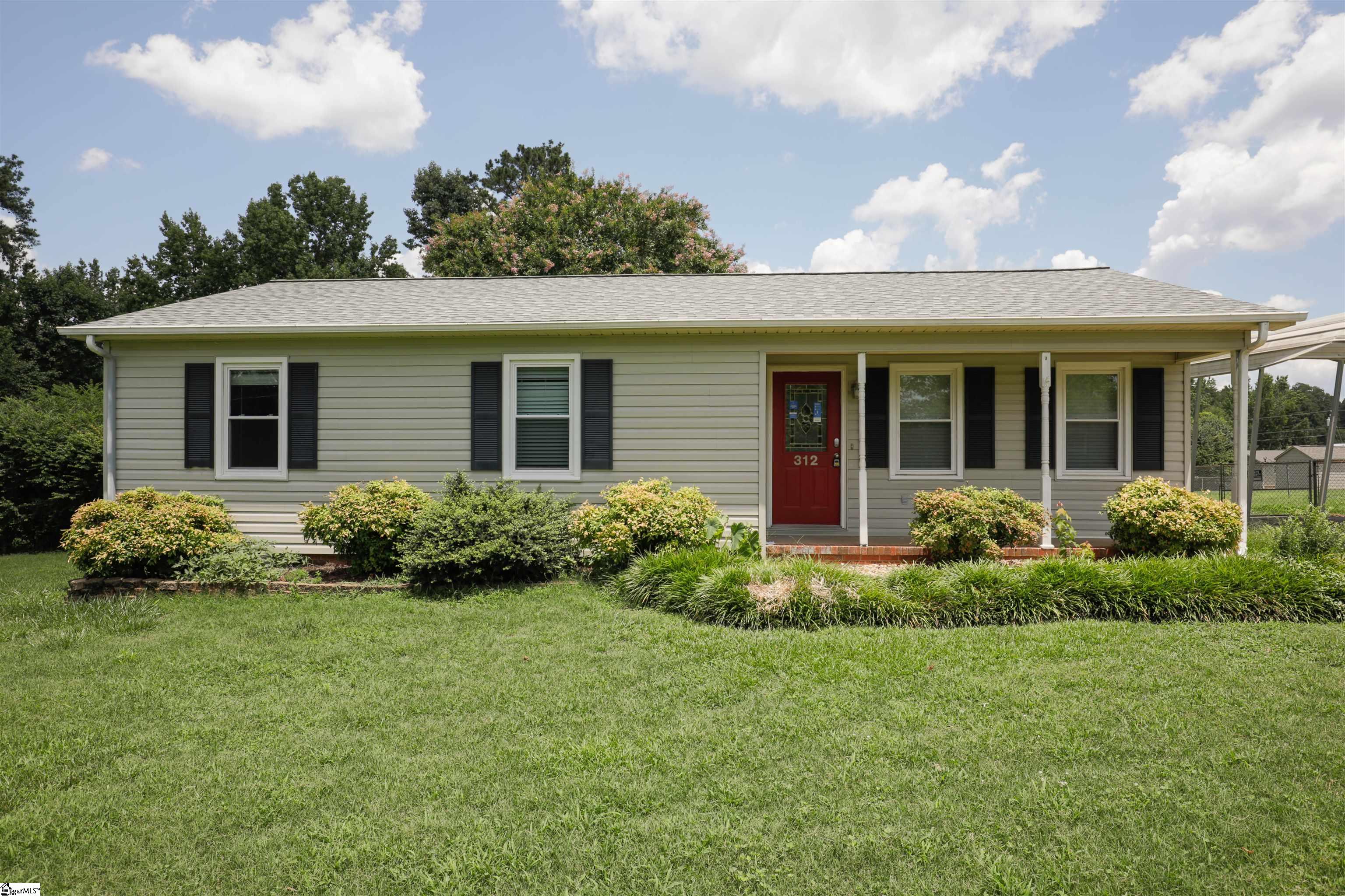 312 Gardenview Drive Inman, SC 29349 - Photo 1 of 15 Gallery Image 1