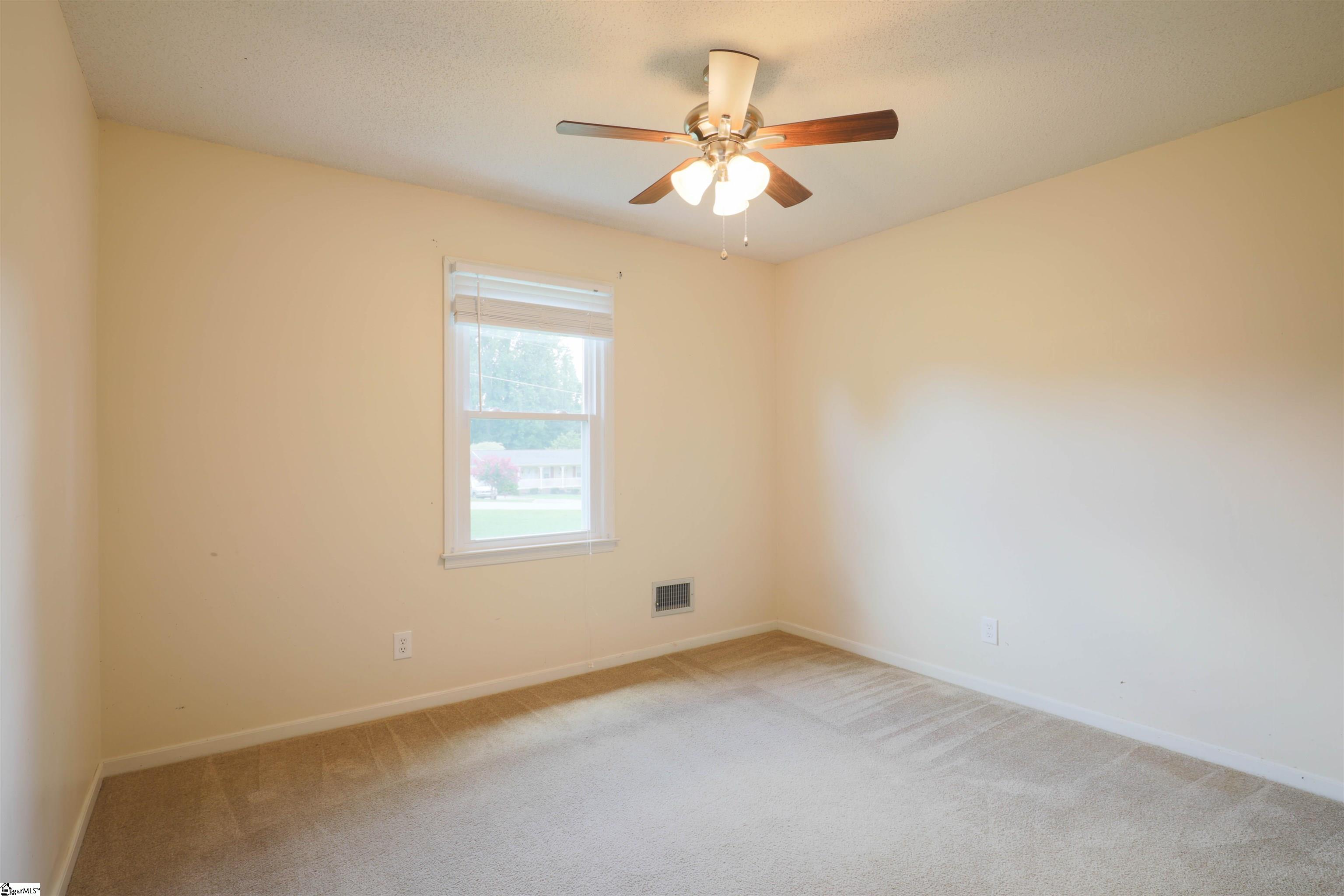 312 Gardenview Drive Inman, SC 29349 - Photo 13 of 15 Gallery Image 13