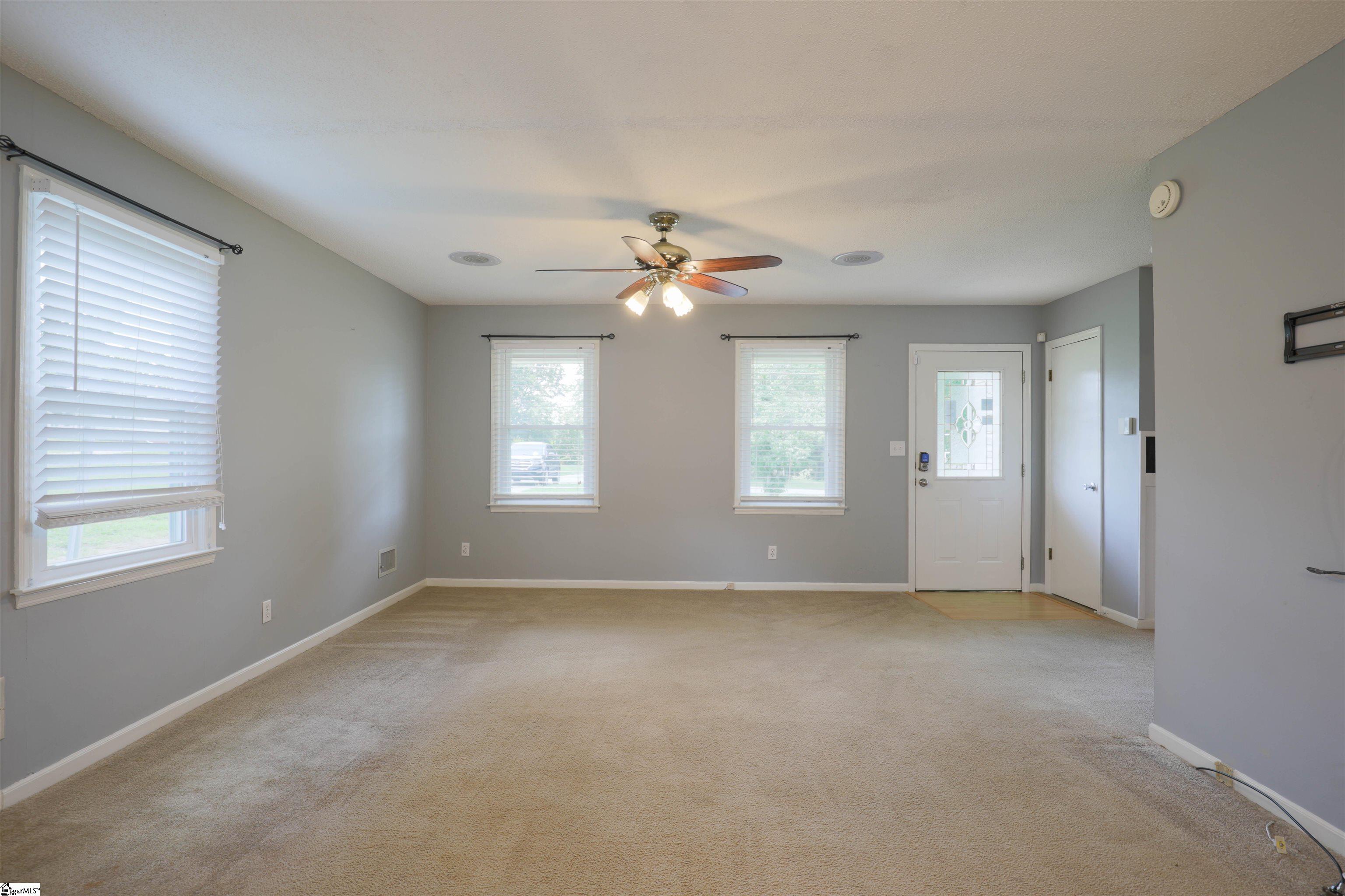 312 Gardenview Drive Inman, SC 29349 - Photo 5 of 15 Gallery Image 5