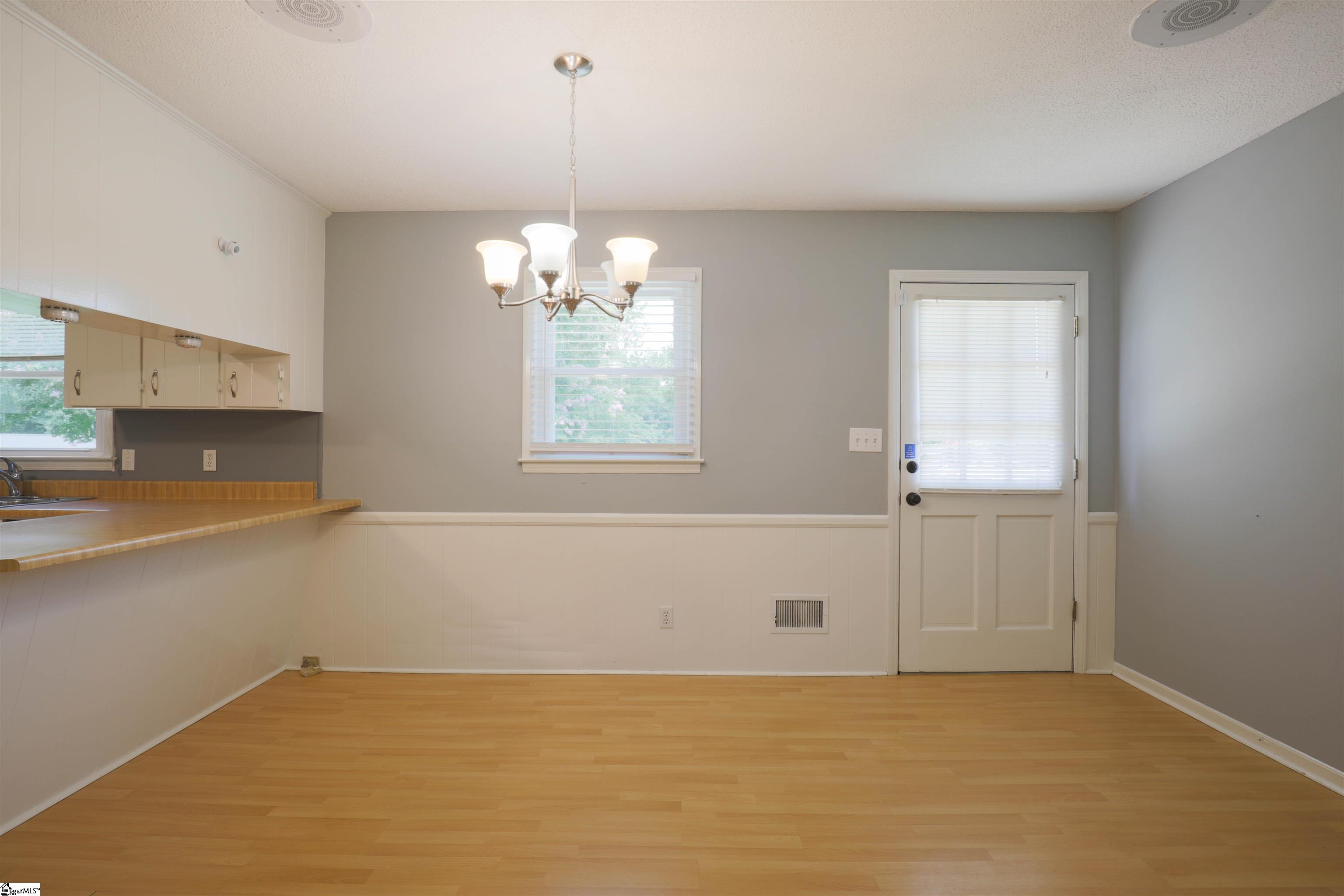 312 Gardenview Drive Inman, SC 29349 - Photo 9 of 15 Gallery Image 9