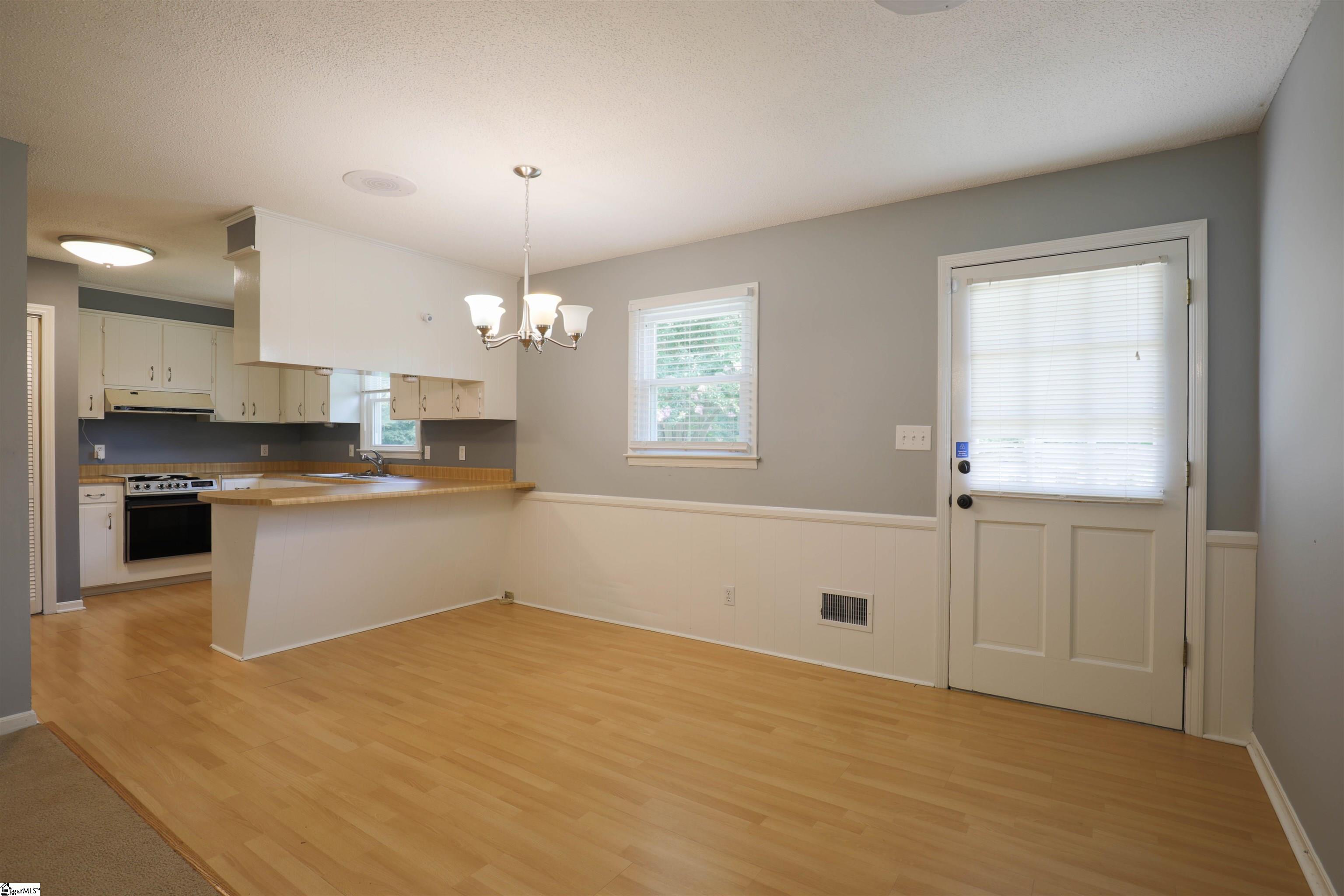 312 Gardenview Drive Inman, SC 29349 - Photo 10 of 15 Gallery Image 10