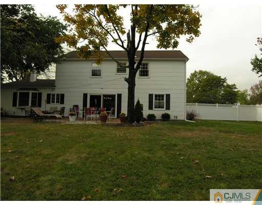 25 Tripplet Road Somerset, NJ 08873 - Photo 10 of 10 a front view of a house with a garden