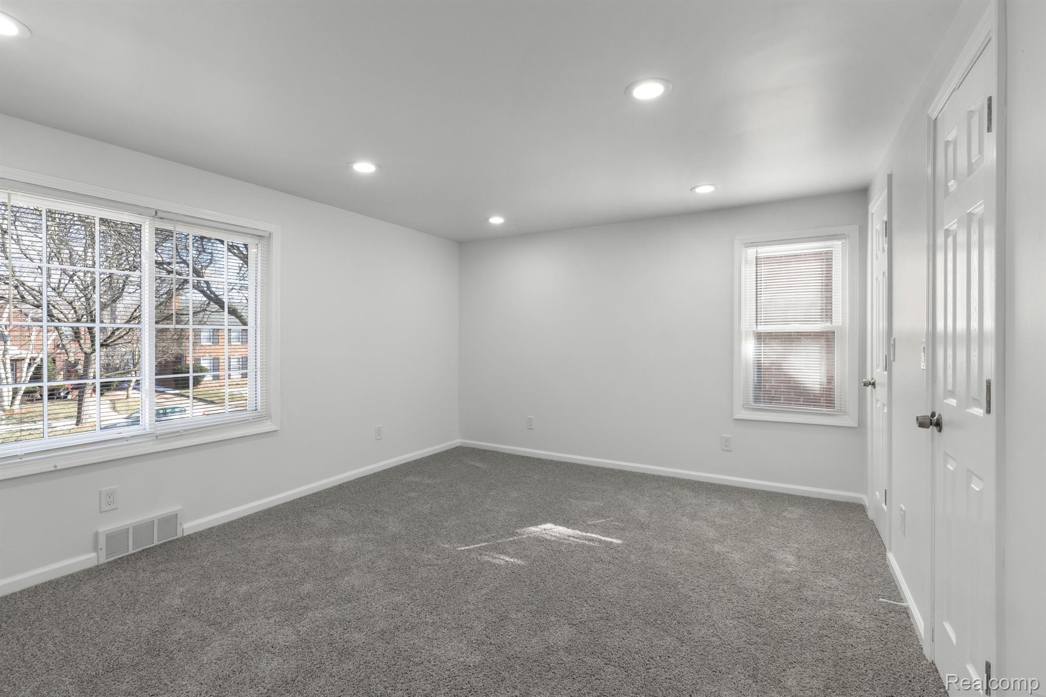 14185 Stahelin Road Detroit, MI 48223 - Photo 21 of 26 Gallery Image 21