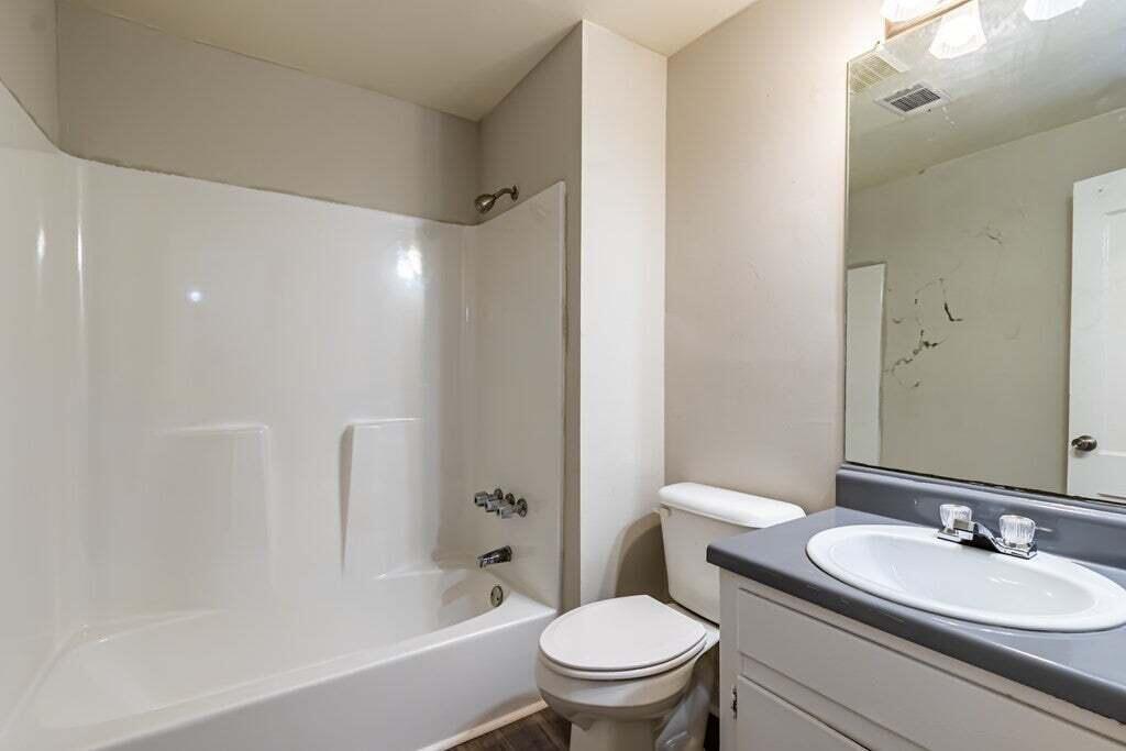 305 Walker Street Augusta, GA 30901 - Photo 6 of 11 305A - Bathroom