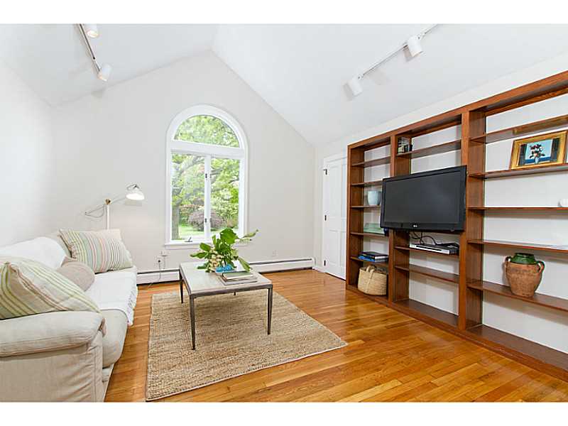 271 Hull Cove Farm Road Jamestown, RI 02835 - Photo 18 of 25 Den/Family/Great Room.