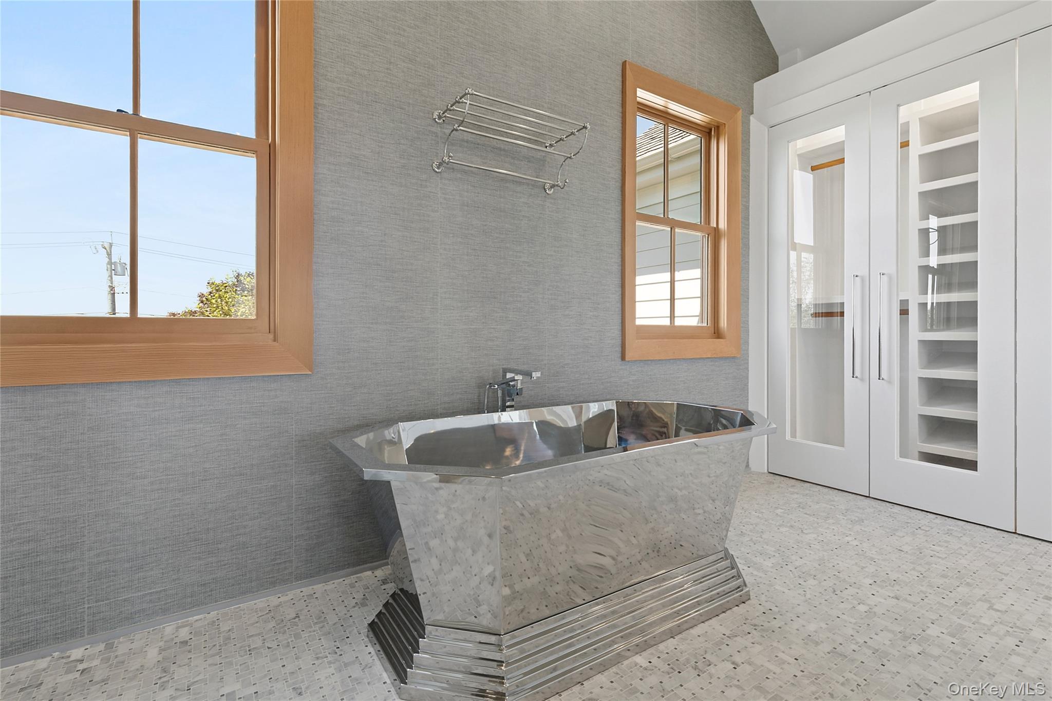 522 Wickapogue Road Southampton, NY 11968 - Photo 32 of 49 a living room with furniture and a window