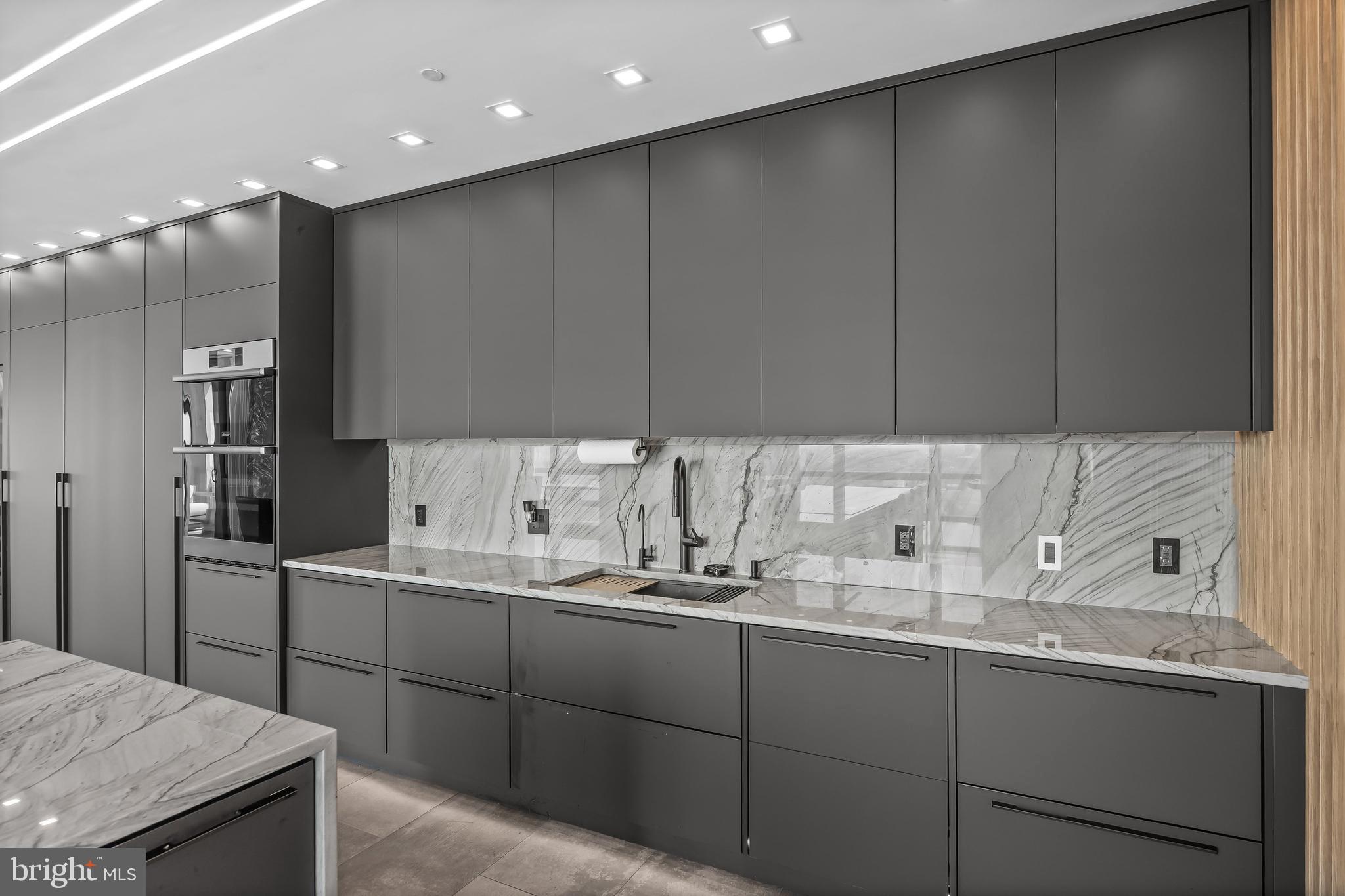 901 North Penn Street, Unit P24012 Philadelphia, PA 19123 - Photo 12 of 59