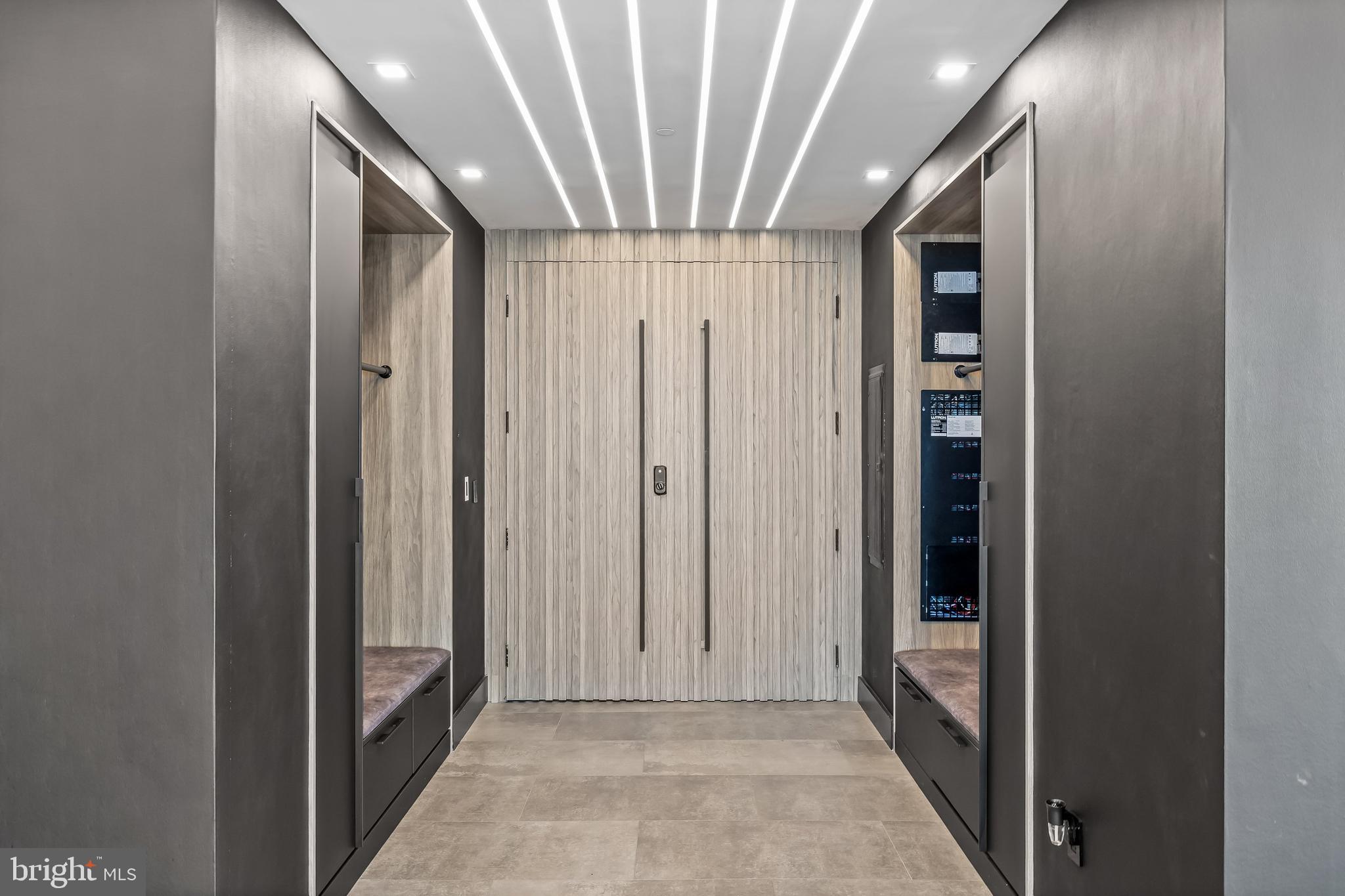 901 North Penn Street, Unit P24012 Philadelphia, PA 19123 - Photo 5 of 59 a view of a hallway