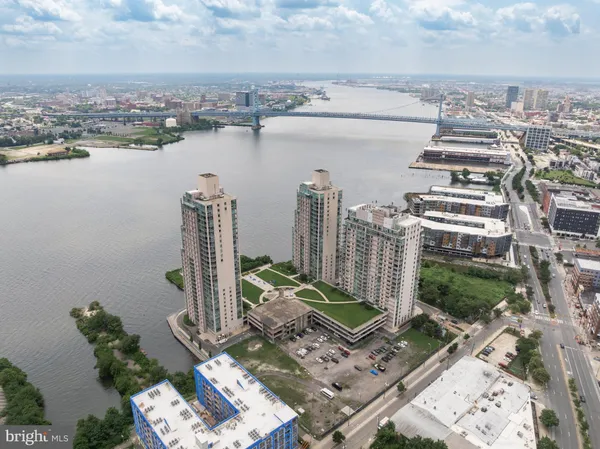 $5,995,000 | 901 North Penn Street, Unit P24012, Philadelphia, PA 19123