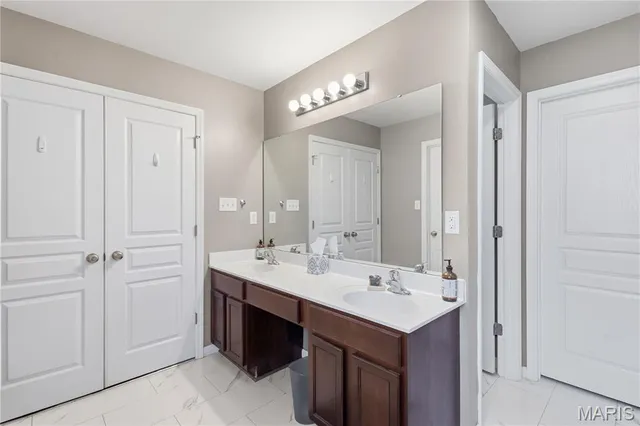 $2,250 | 422 Parkgate Drive, Lake St. Louis, MO 63367