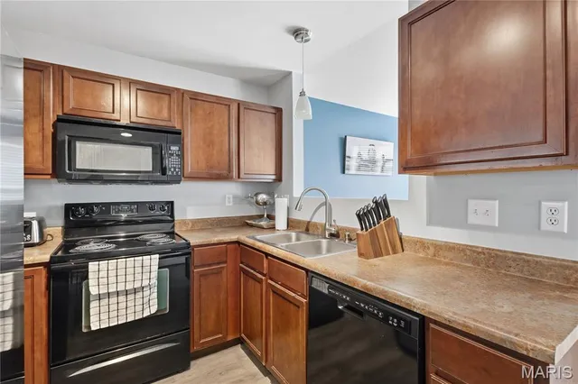 $2,250 | 422 Parkgate Drive, Lake St. Louis, MO 63367