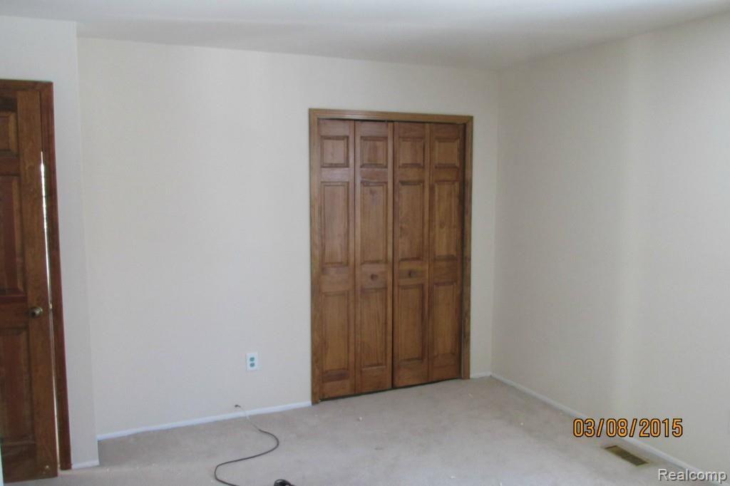 1356 East Fairview Lane Rochester, MI 48306 - Photo 10 of 13 IMG_1796.jpg