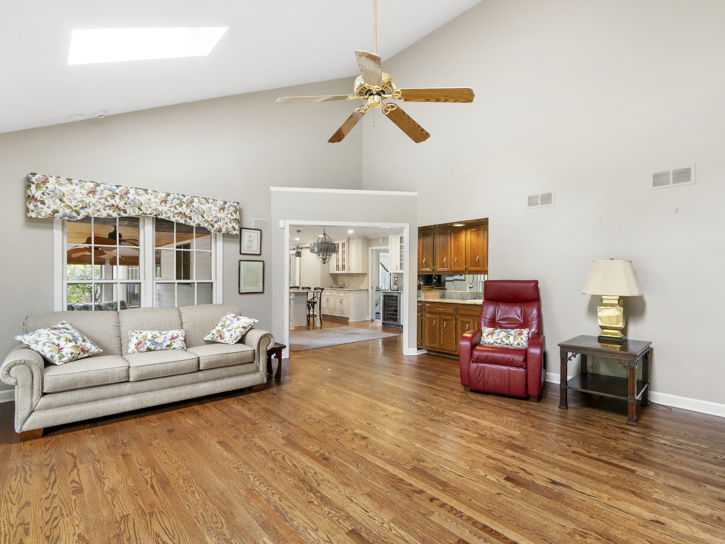 6437 Greene Road Woodridge, IL 60517 - Photo 9 of 65 Gallery Image 9
