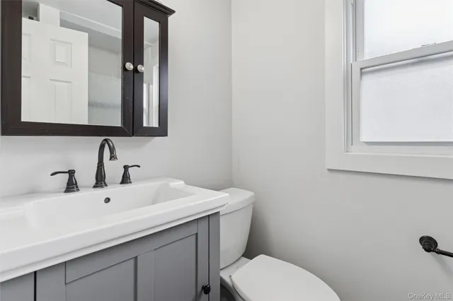 $640,000 | 2861 Tilrose Avenue, Oceanside, NY 11572