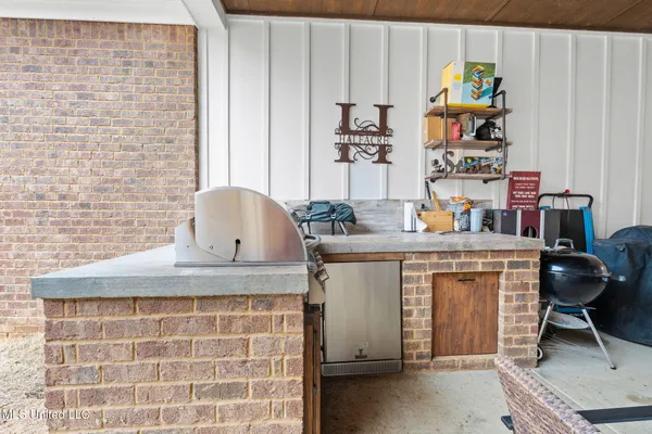 $399,500 | 112 Oak Manor Drive, Coldwater, MS 38618
