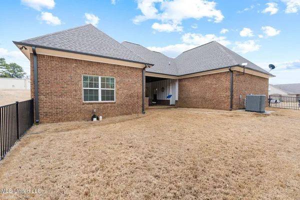 $399,500 | 112 Oak Manor Drive, Coldwater, MS 38618