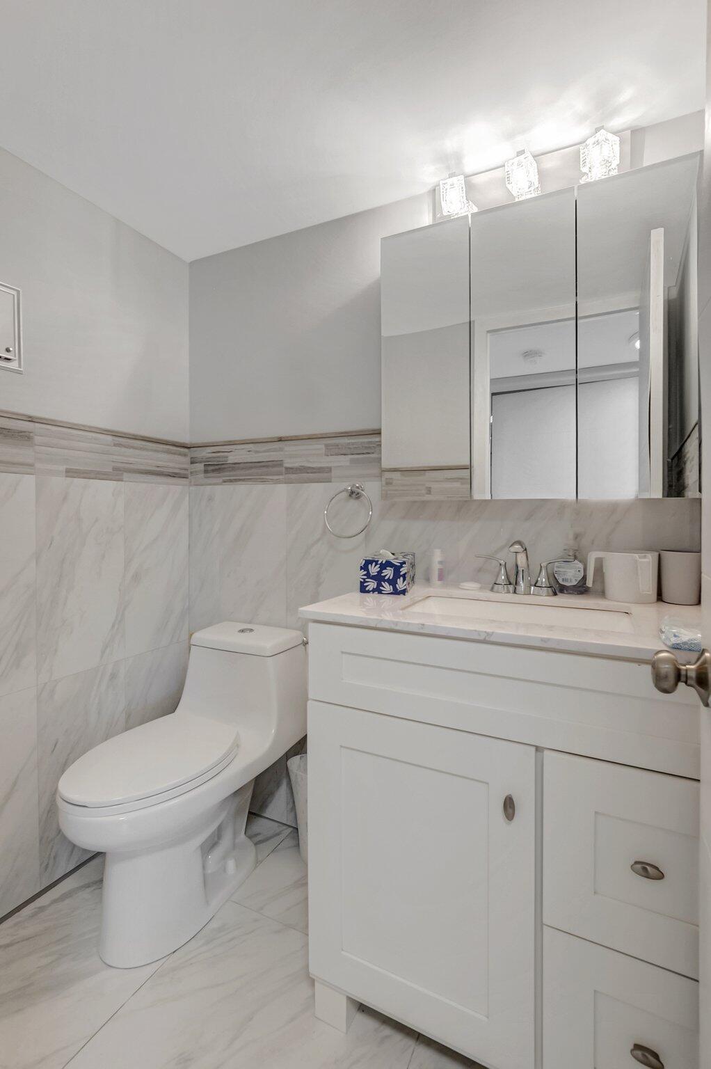 253 Suffolk F Boca Raton, FL 33434 - Photo 17 of 62 19-web-or-mls-DSC_1986