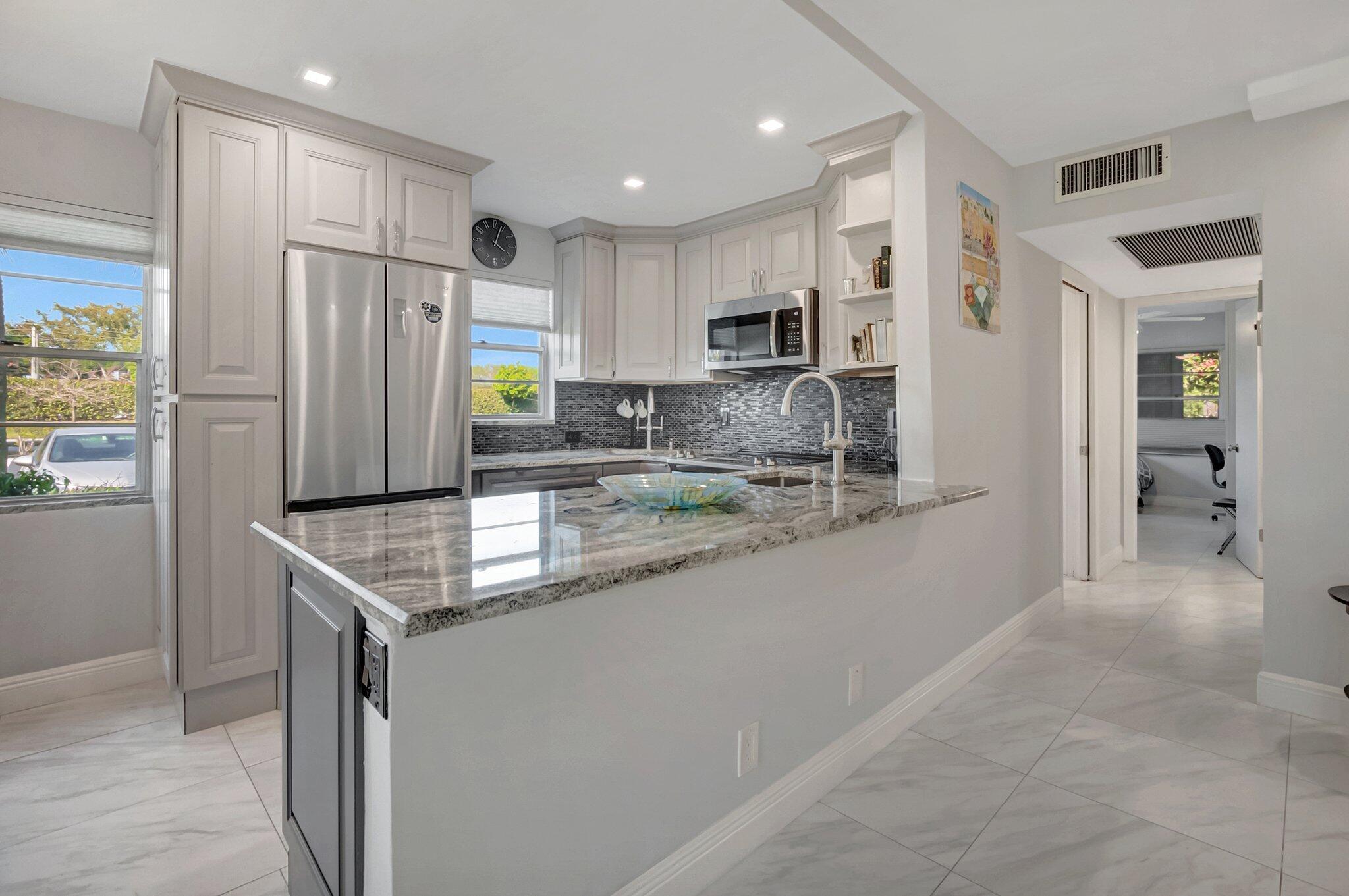 253 Suffolk F Boca Raton, FL 33434 - Photo 2 of 62 9-web-or-mls-DSC_1946