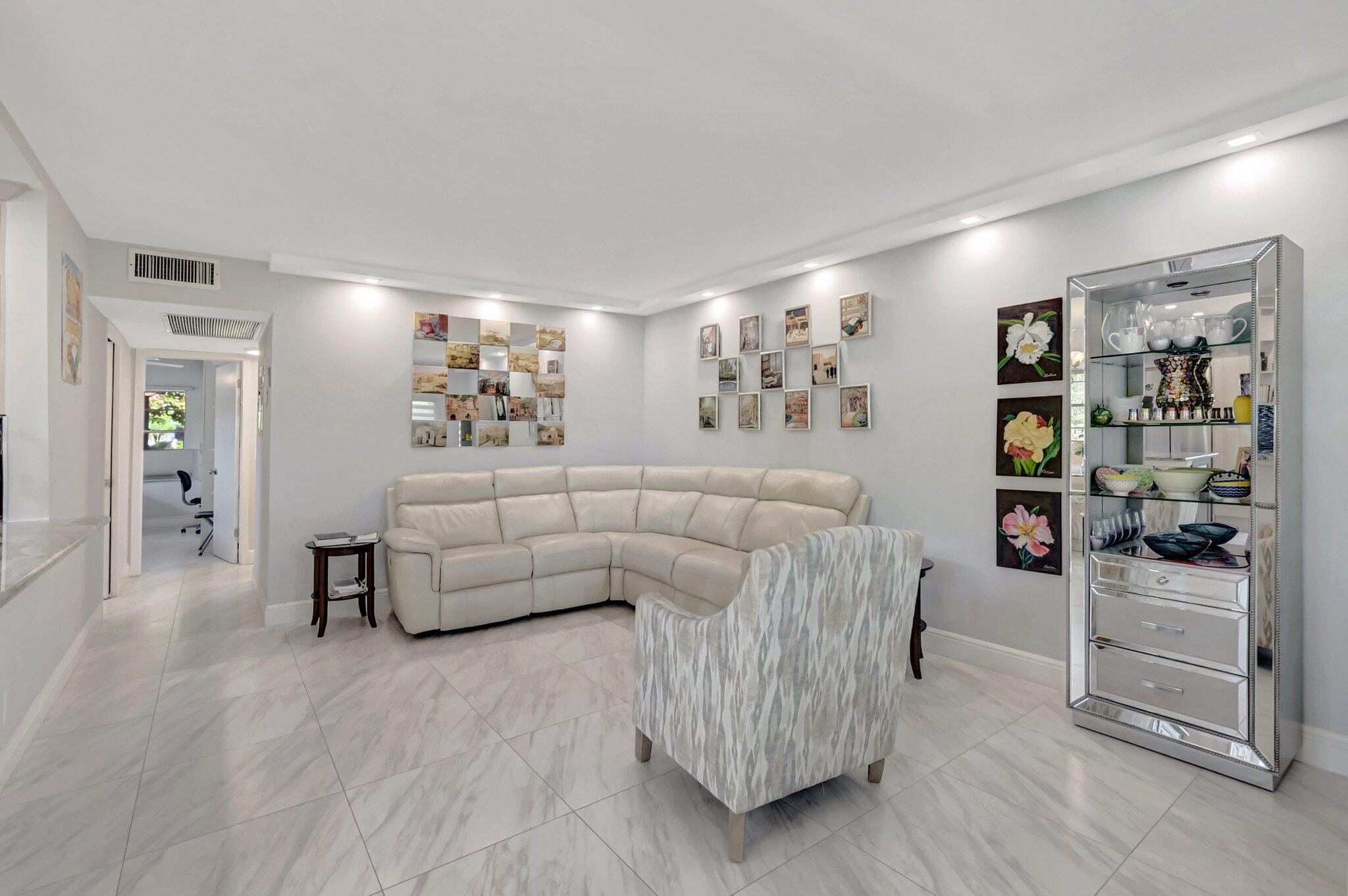 253 Suffolk F Boca Raton, FL 33434 - Photo 4 of 62 4-web-or-mls-DSC_1921