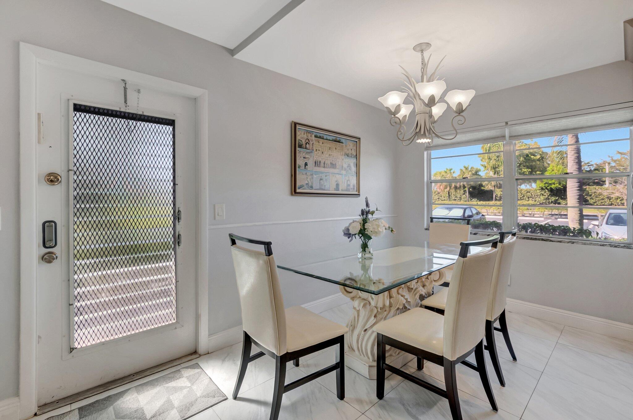 253 Suffolk F Boca Raton, FL 33434 - Photo 6 of 62 8-web-or-mls-DSC_1941