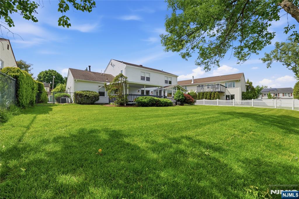 508 Tether Lane Paramus, NJ 07652 - Photo 40 of 47