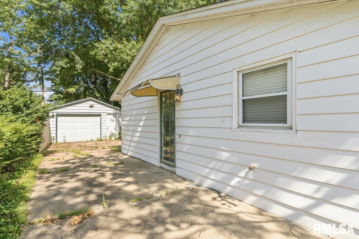 101 Adloff Lane Springfield, IL 62703 - Photo 29 of 32